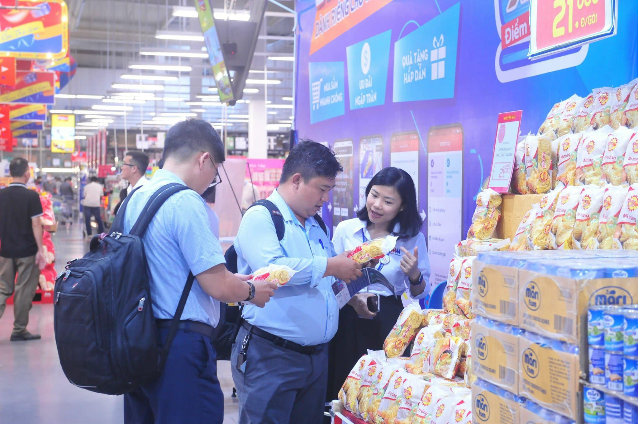 Chuỗi sự kiện khuyến mại &ldquo;H&agrave; Nội đ&ecirc;m kh&ocirc;ng ngủ - HaNoi Midnight Sale&rdquo; v&agrave; &ldquo;Online xuống phố&rdquo; năm 2023 đ&atilde; ch&iacute;nh thức khởi động.