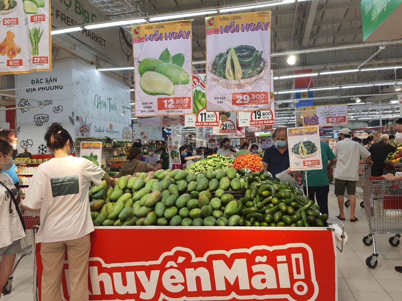 ạm phát ổn định và mặt bằng lãi suất thấp đủ lâu có thể sẽ kích thích nhu cầu mua sắm của người tiêu dùng vào mùa cao điểm cuối năm.