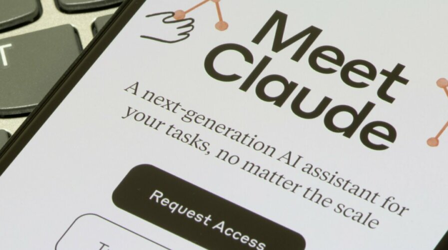 Anthropic phát hành chatbot Claude phiên bản cải tiến. Nguồn: Shutterstock