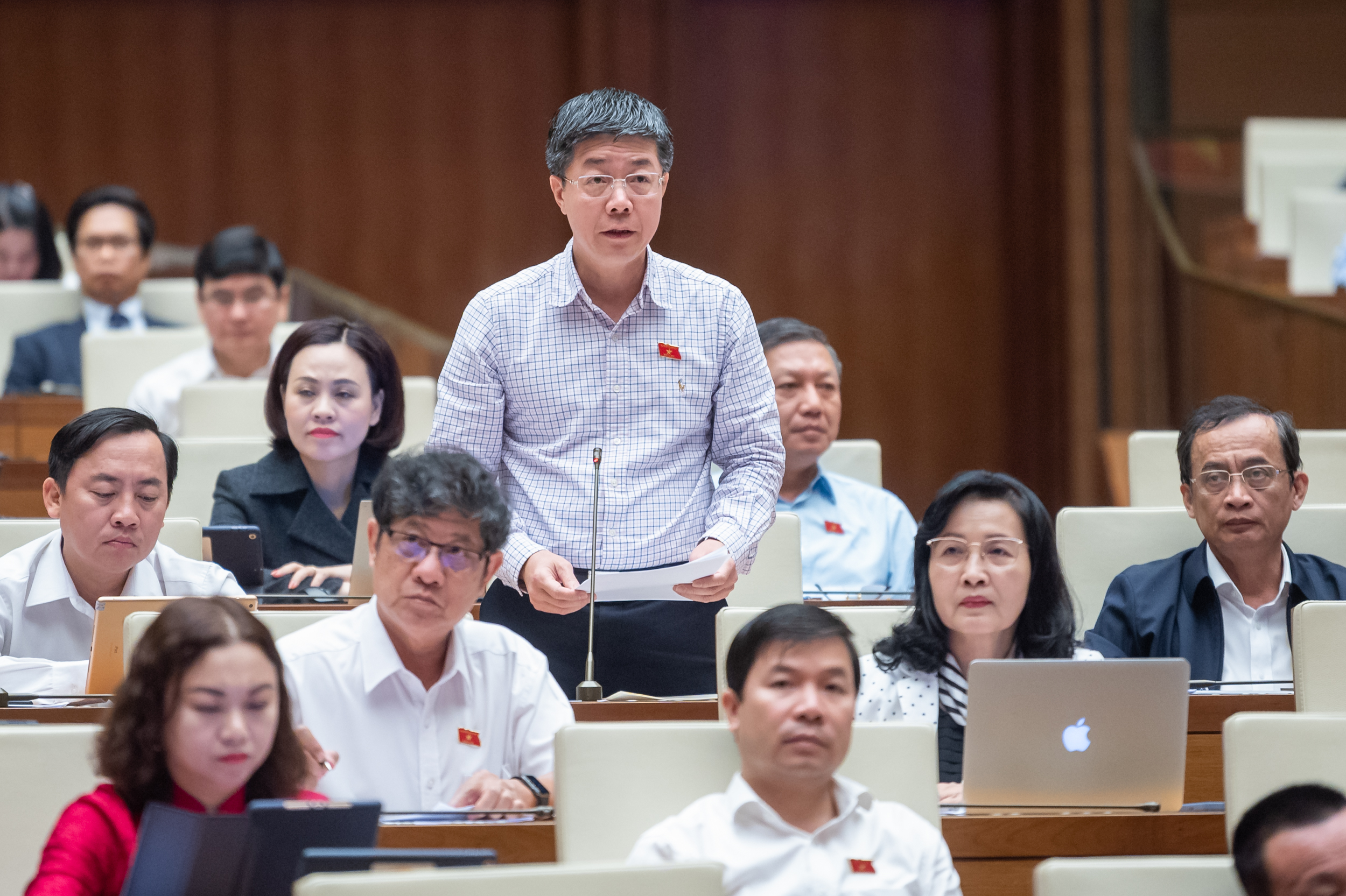  Đại biểu Nguyễn Mạnh Hùng, đoàn Tp.Cần Thơ: Xây dựng và thực hiện đồng bộ các cơ chế, chính sách phát triển thủ đô trở thành thủ đô văn minh, hiện đại