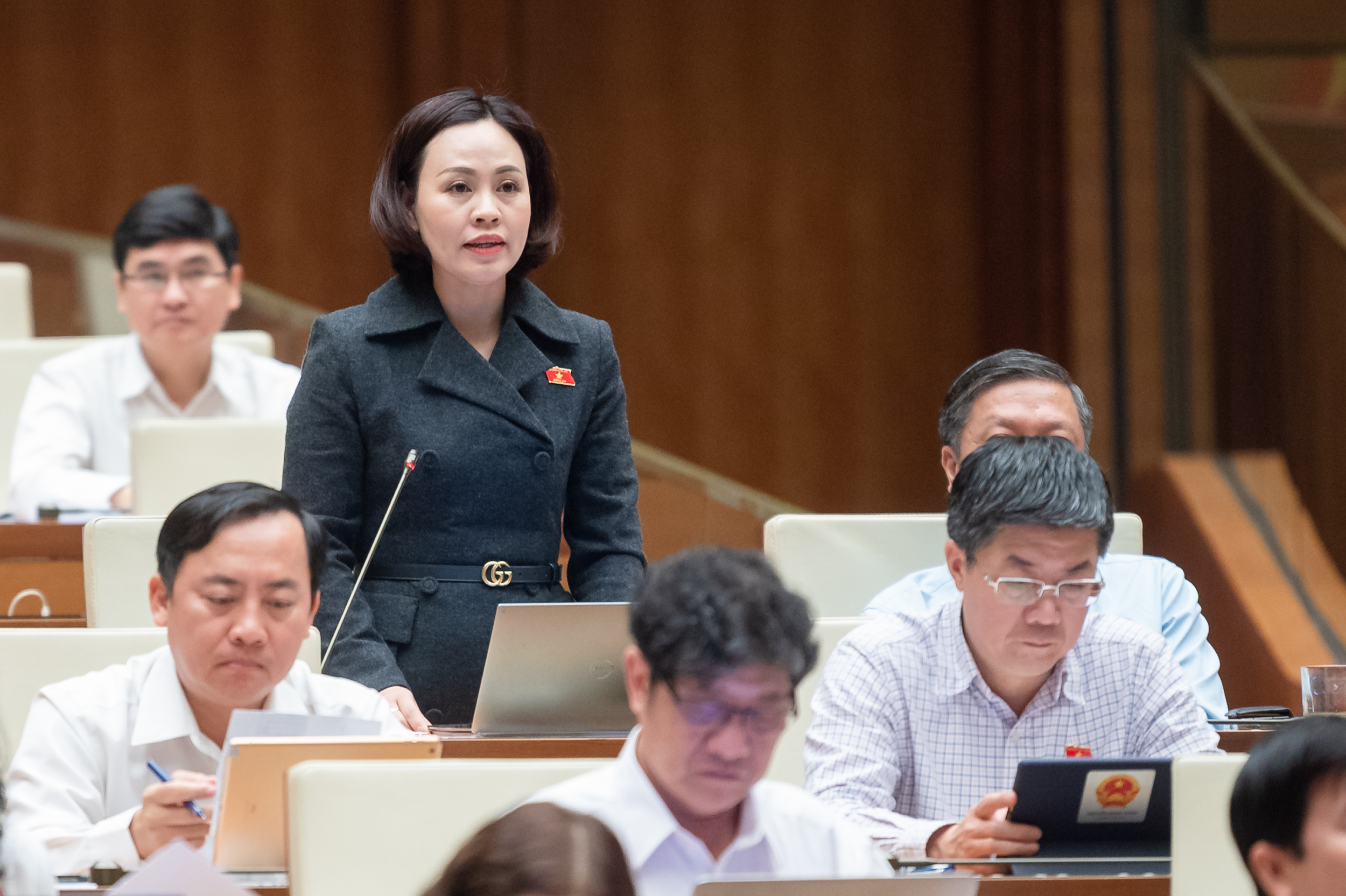 Đại biểu Trần Thị Hồng Thanh, đo&agrave;n Ninh B&igrave;nh: Dự thảo Luật Thủ đ&ocirc; (sửa đổi) cần l&agrave;m r&otilde; những n&eacute;t ri&ecirc;ng c&oacute; của văn h&oacute;a Thủ đ&ocirc;