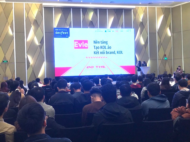 Quang cảnh cuộc thi hackathon GDG DevFest MienTrung 2023..Ảnh Ngô Anh Văn.