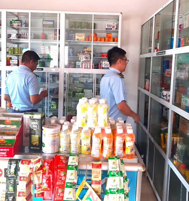 Lực lượng chức năng tỉnh Thanh Hóa kiểm tra cơ sở kinh doanh dược trên địa bàn