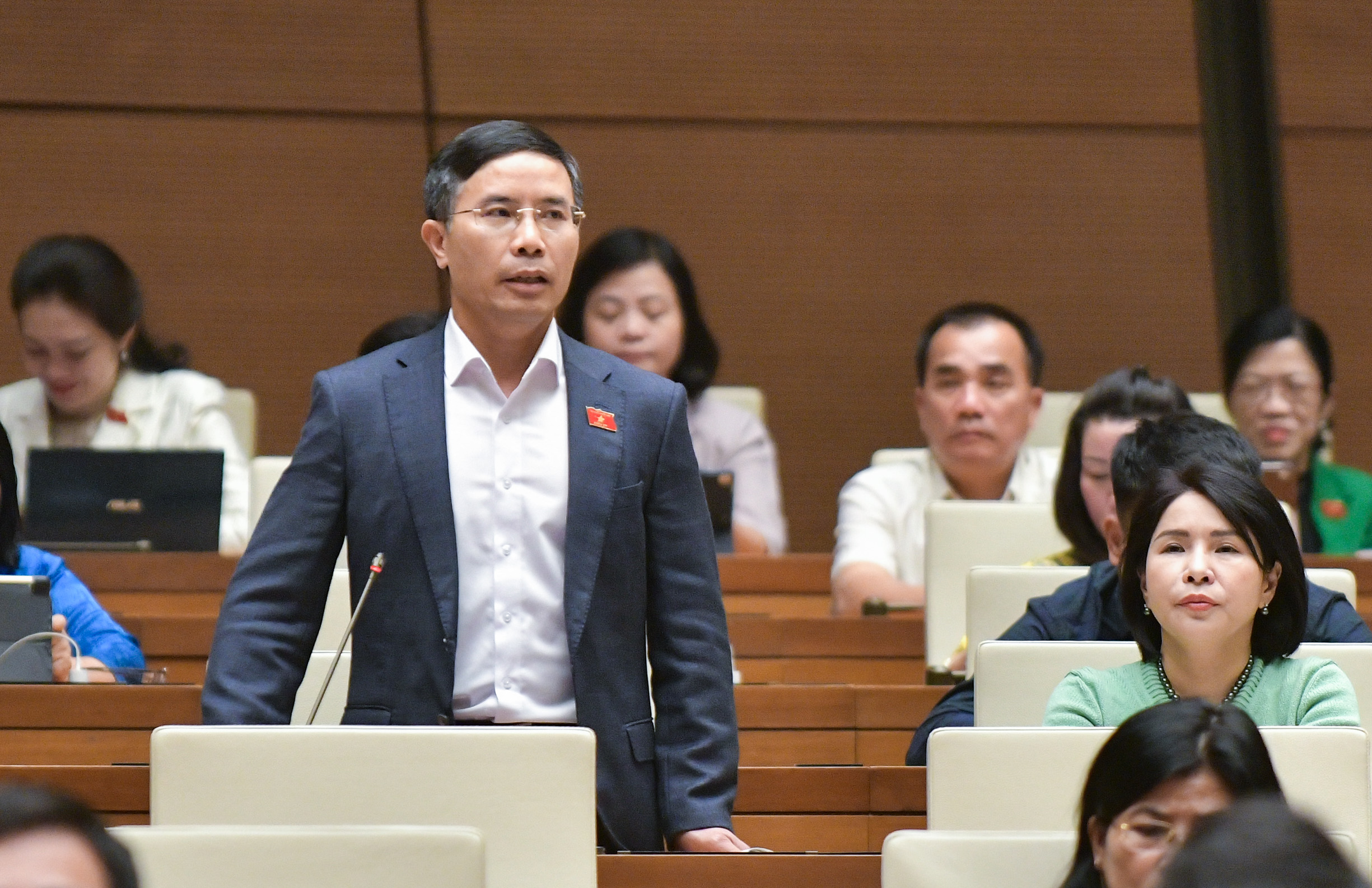 Đại biểu Phạm Đức Ấn, đo&agrave;n Tp. H&agrave; Nội