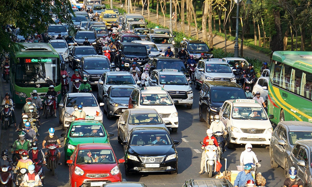 Mật độ lưu thông trong nội thành TP.HCM rất lớn, nên mặc dù quy định cho phép chạy 50-60 km/h, người dân chỉ chạy được trung bình 30-35 km/h mà thôi.