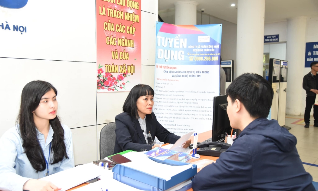 Người lao động thất nghiệp được tư vấn, giới thiệu việc làm. Ảnh minh họa. 