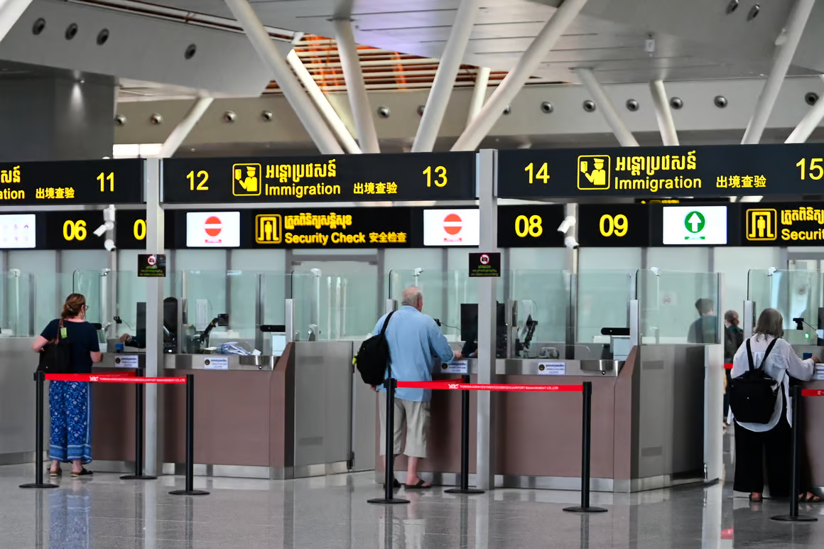 Đầu th&aacute;ng 11/2023, Trung Quốc đ&atilde; mở rộng ch&iacute;nh s&aacute;ch miễn thị thực qu&aacute; cảnh cho 54 quốc gia, gồm cả c&ocirc;ng d&acirc;n đến từ Na Uy.