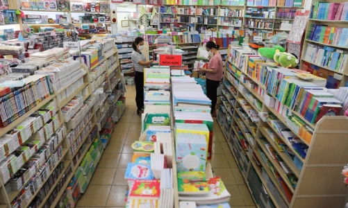 Bán lẻ hàng hóa và doanh thu dịch vụ tiêu dùng tiếp tục sôi động 