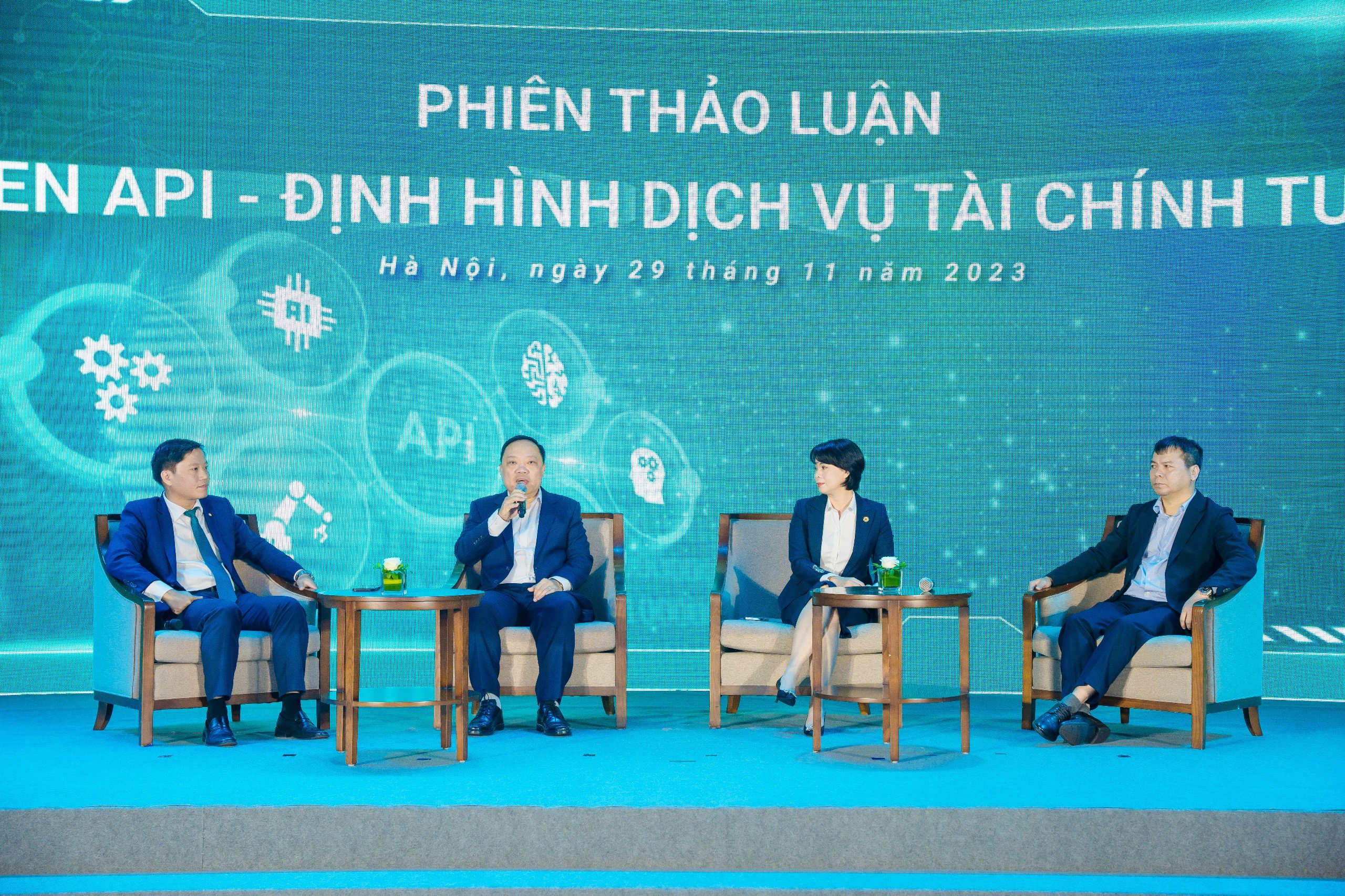 Lãnh đạo Vụ Thanh toán, Ngân hàng Nhà nước chia sẻ về hành lang pháp lý cho ngân hàng mở. 