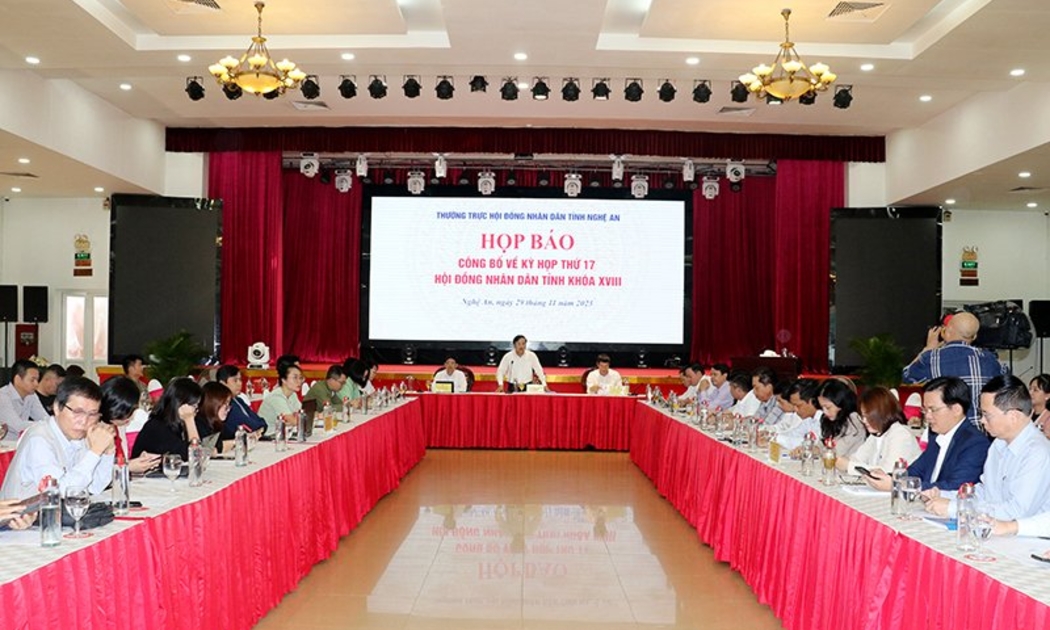 Quang cảnh họp báo.