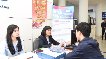 Over 6.5 million people receive unemployment benefits over last decade