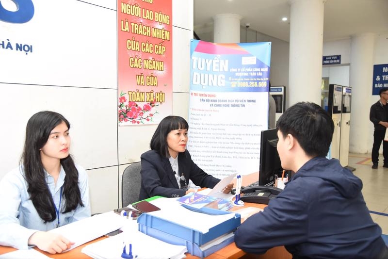 Over 6.5 million people receive unemployment benefits over last decade