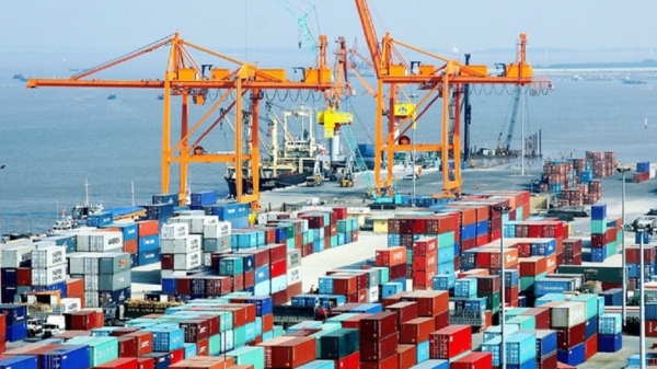 Xuất khẩu tăng trưởng tích cực, thặng dư thương mại đạt 24,44 tỷ USD