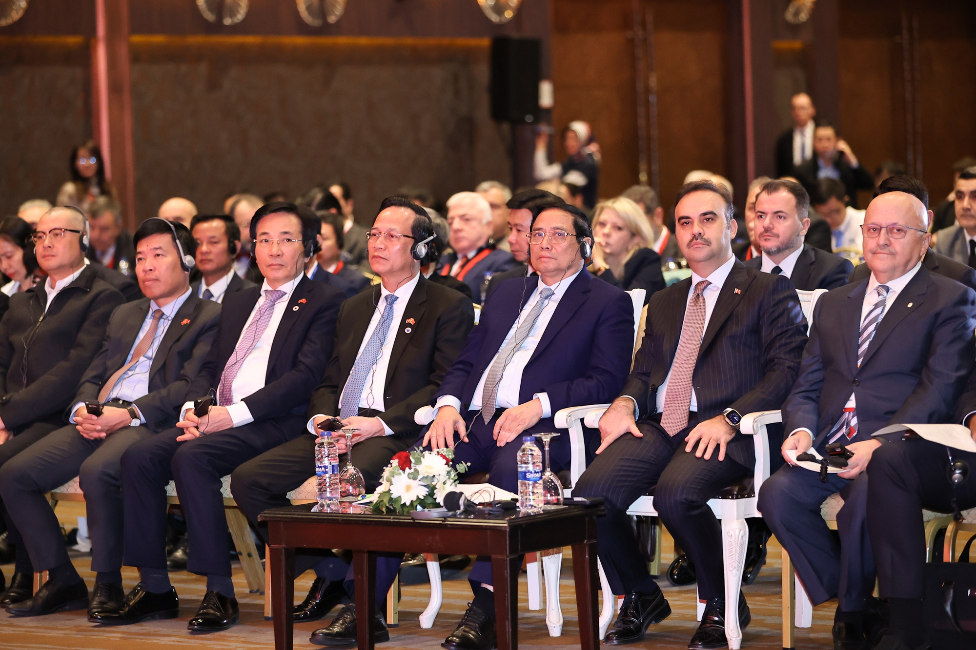 Thủ tướng và các đại biểu dự Diễn đàn doanh nghiệp Thổ Nhĩ Kỳ-Việt Nam - Ảnh: VGP.