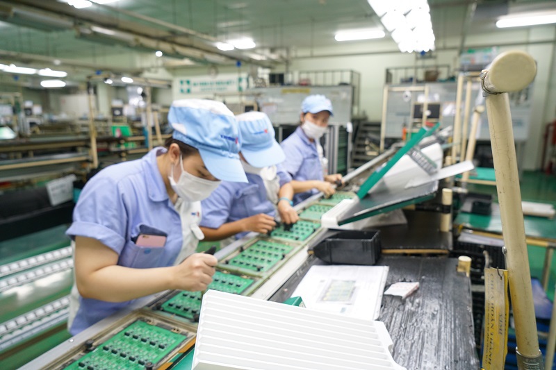 Ba khoản thu ngân sách trọng yếu đều sụt giảm so với cùng kỳ, trong đó, thu cân đối ngân sách từ hoạt động xuất nhập khẩu giảm sâu nhất.