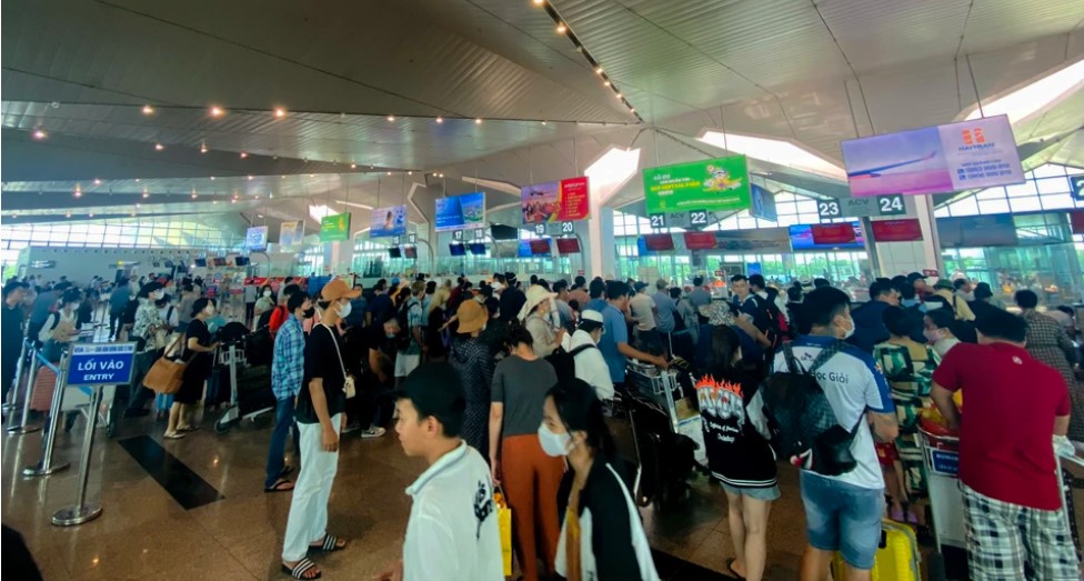Lượng kh&aacute;ch check-in tại s&acirc;n bay quốc tế Vinh tăng đột biến dịp Lễ 2/9/2023..