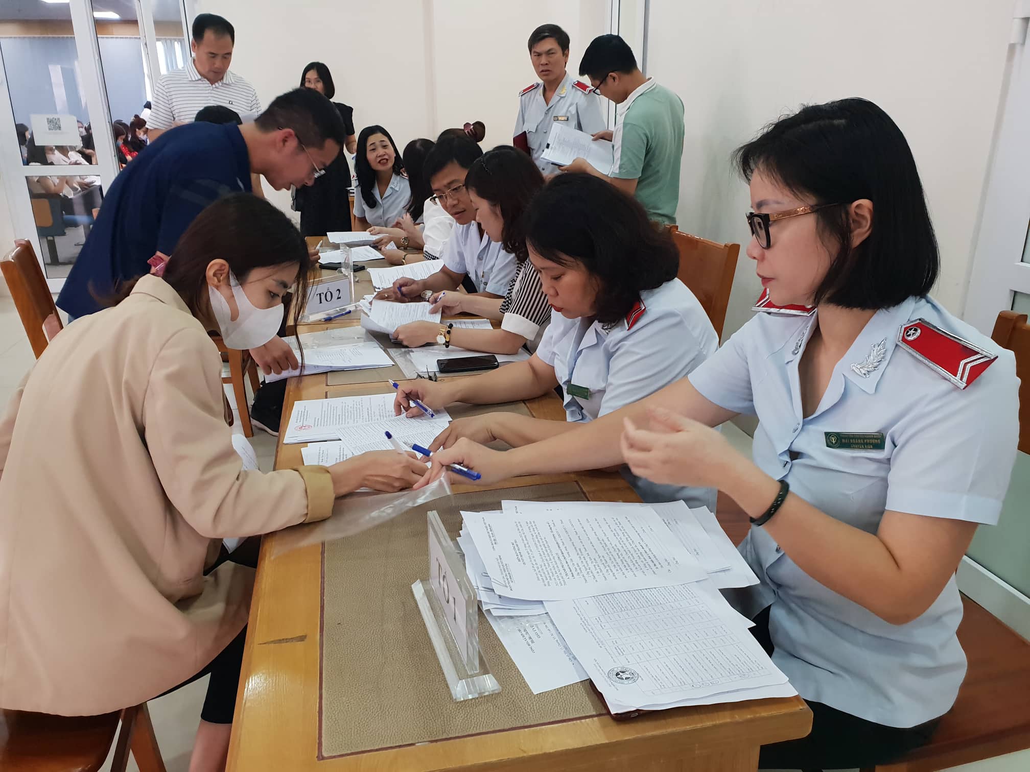 Cơ quan chức năng phân loại nhóm chậm đóng, trốn đóng để có biện pháp xử phạt phù hợp. Ảnh minh họa - Thu Hiền.