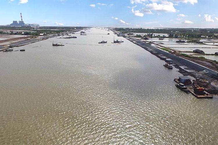 Giai đoạn 2 dự án luồng tàu biển tải trọng lớn vào sông Hậu đang được Bộ GTVT thúc tiến độ và kỳ hạn phải hoàn thành trong năm 2023.