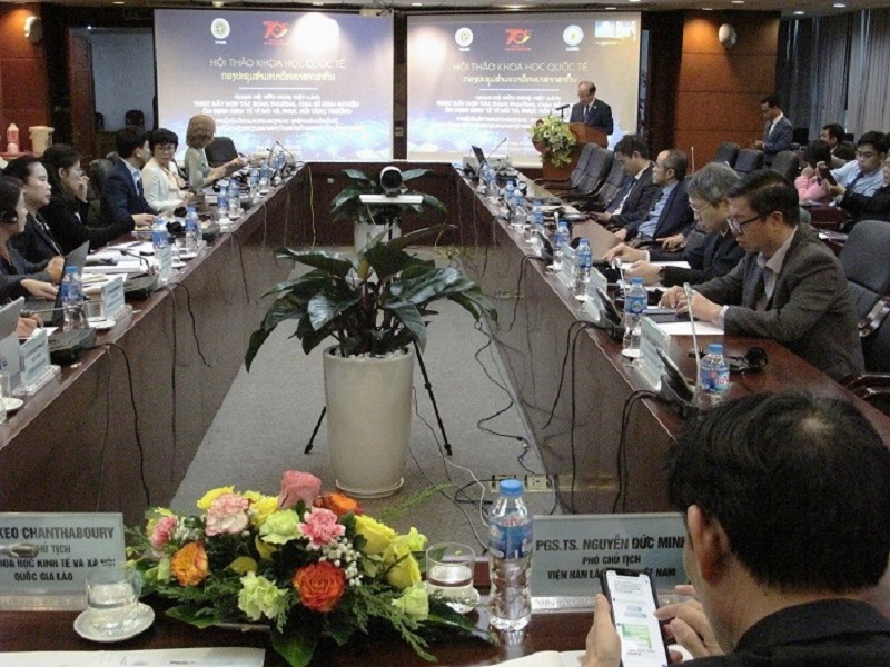 Hội thảo được tổ chức theo hình thức trực tiếp kết hợp với trực tuyến giữa 2 điểm cầu Hà Nội và Viêng Chăn.