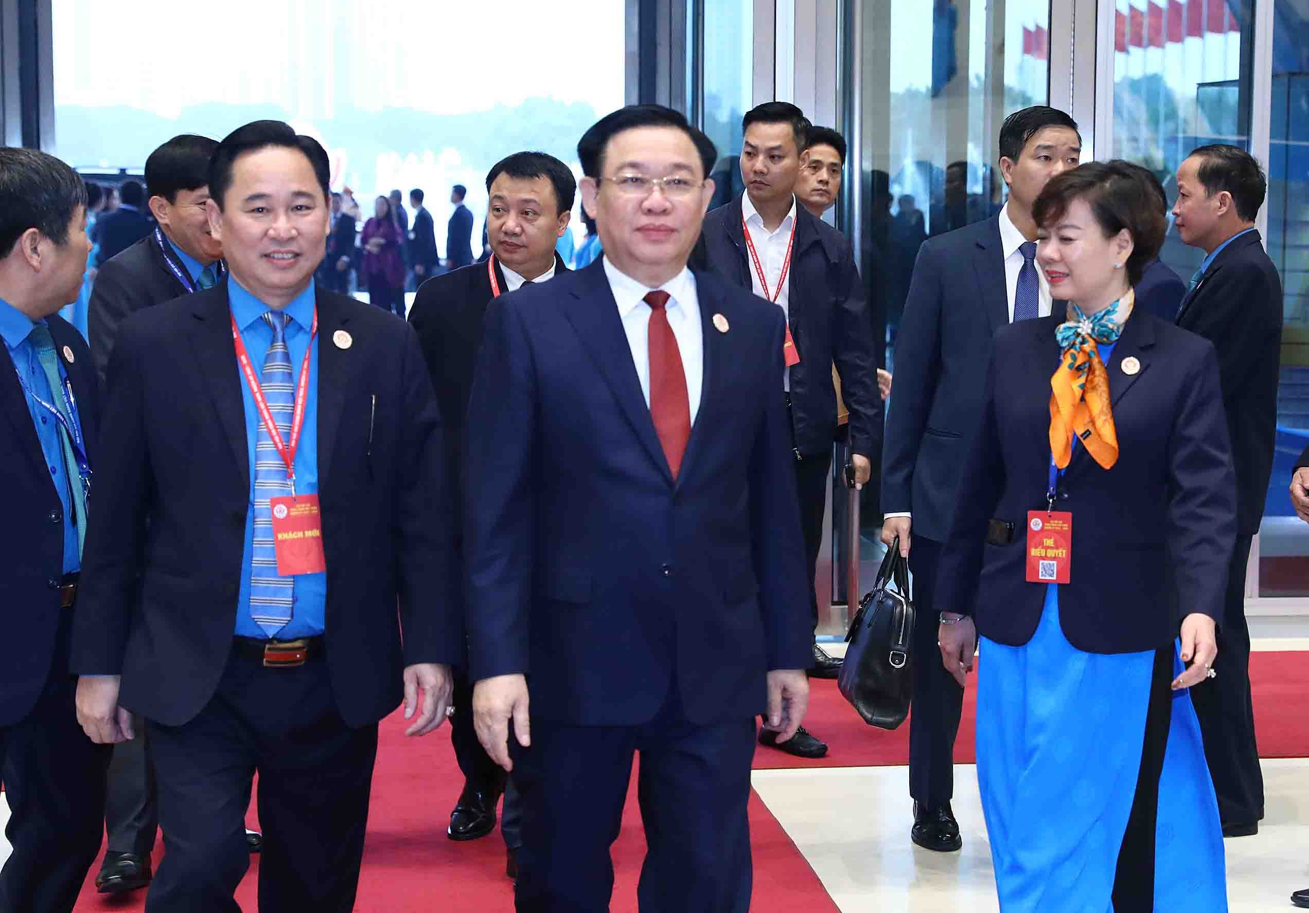 Chủ tịch Quốc hội Vương Đình Huệ tới dự Đại hội.