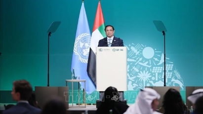 Prime Minister calls for concerted global actions to effectively respond to climate change