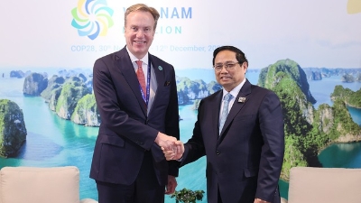Prime Minister meets with WEF President and HSBC Chief Executive
