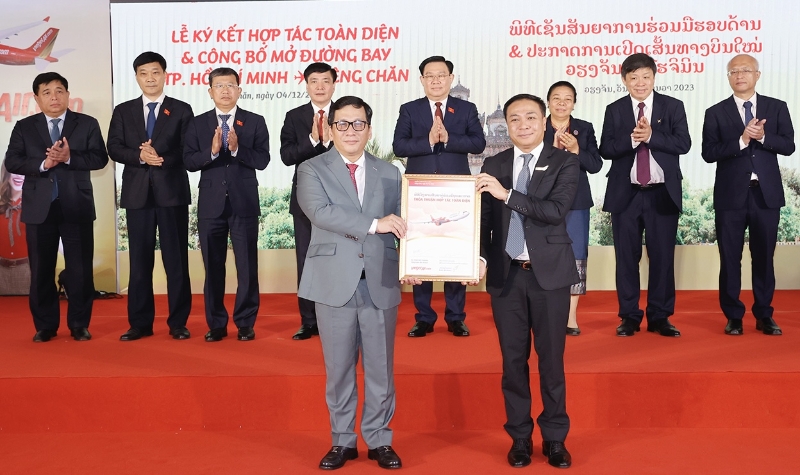 Vietjet & Lao Airlines sign comprehensive partnership agreement