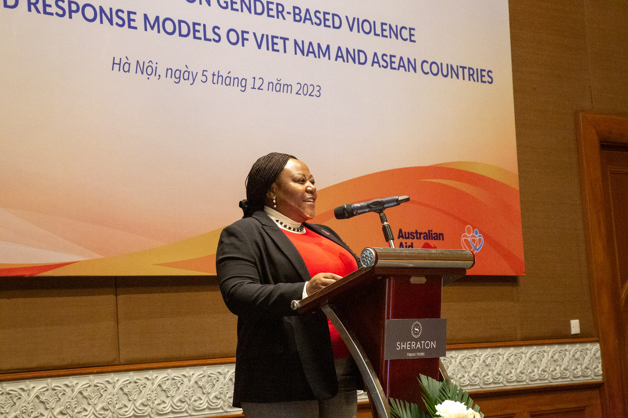 Bà Caroline Nyamayemombe, Quyền Trưởng đại diện UN Women tại Việt Nam. 