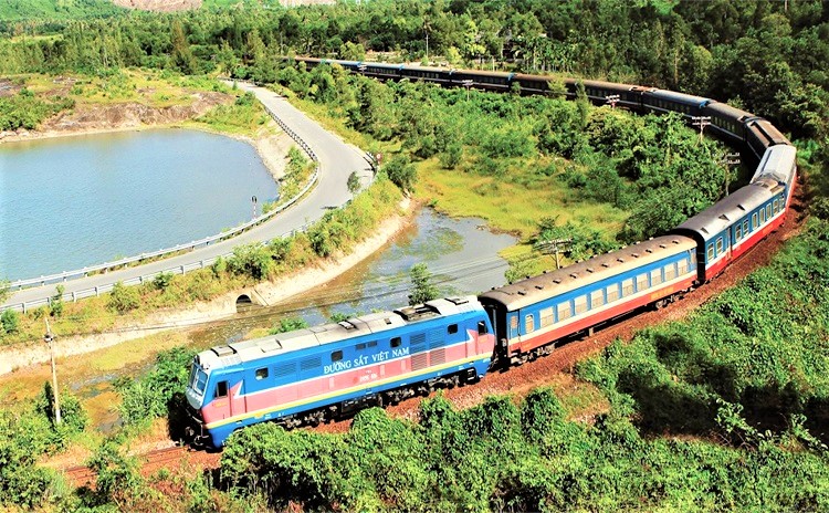 Quyết định 1769/QĐ-TTg  cho phép đầu tư xây dựng mới tuyến đường sắt kết nối các tỉnh khu vực Tây Nguyên (Đà Nẵng - Kon Tum - Gia Lai - Đắk Lắk - Đắk Nông - Bình Phước) với tổng chiều dài 550 km.