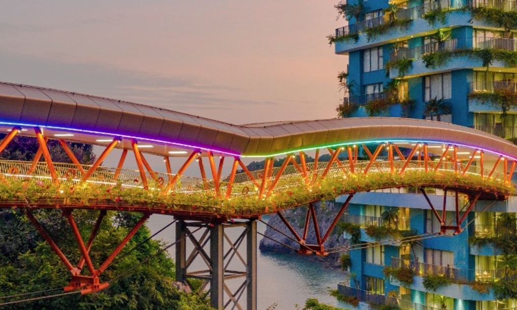 Cầu mây Skywalk tại Flamingo Cát Bà.