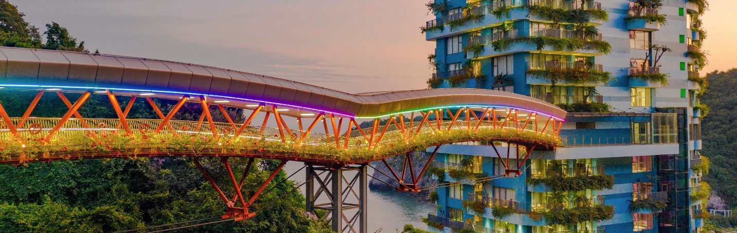 Cầu mây Skywalk tại Flamingo Cát Bà.