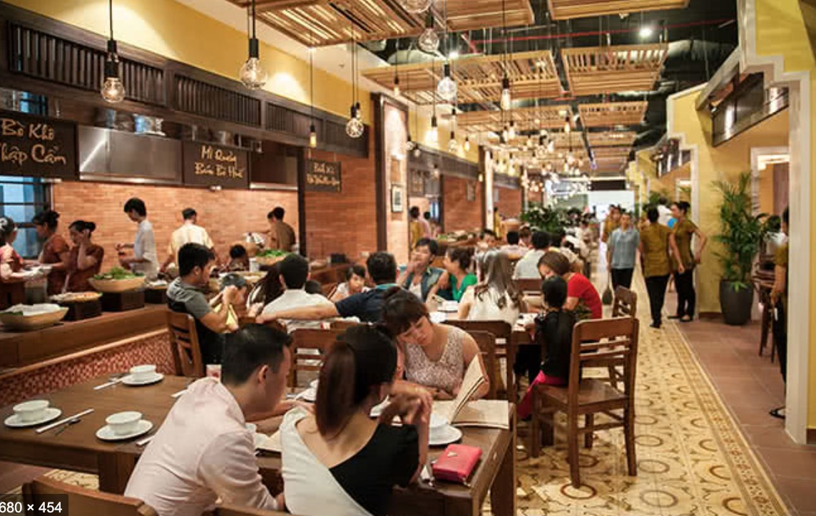 Các lĩnh vực kinh doanh thương mại bán lẻ, dịch vụ ăn uống bán trực tiếp đến người tiêu dùng phải xuất hoá đơn theo từng giao dịch.