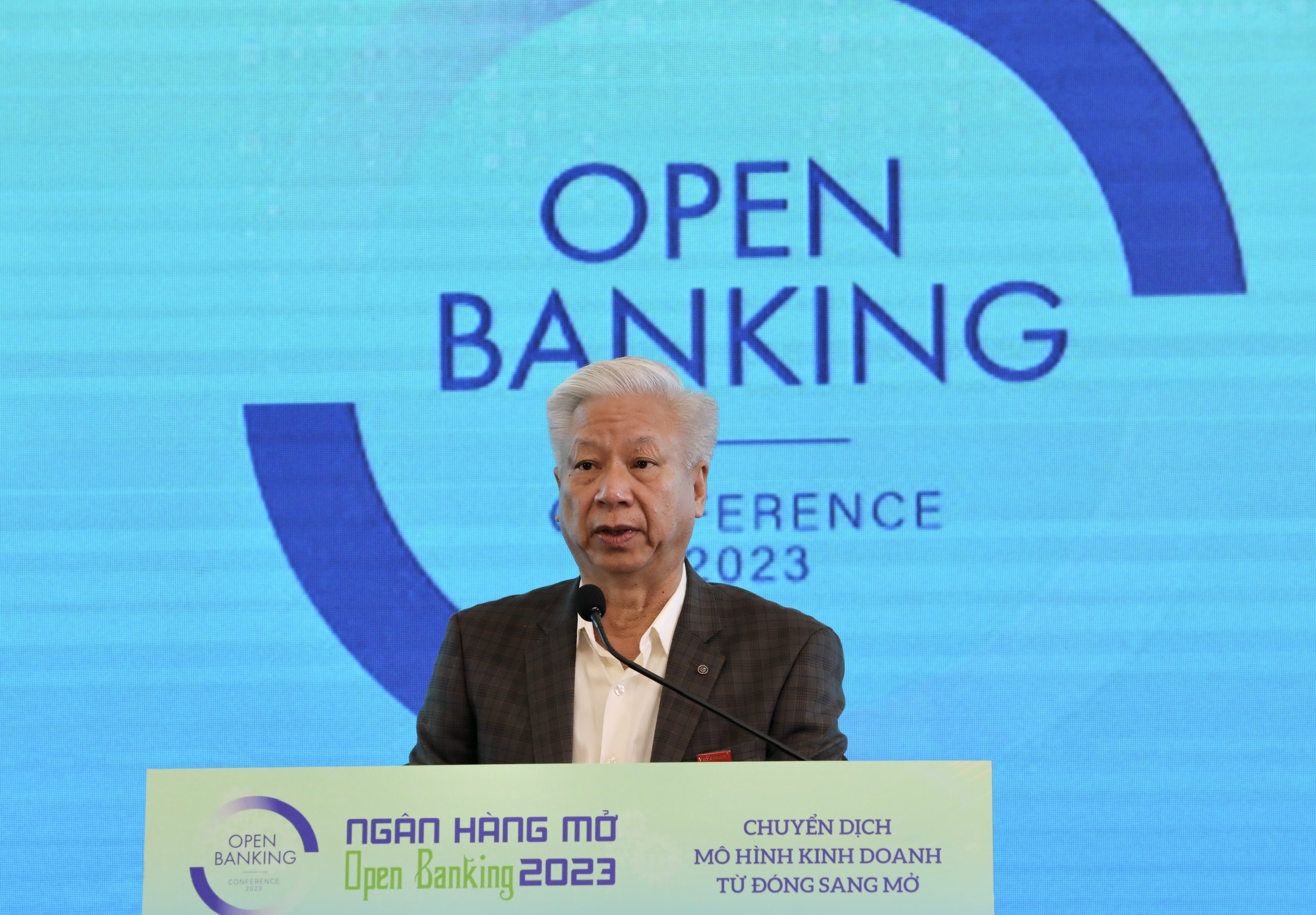 Ông Đào Quang Bính, Tổng thư ký Toà soạn, Tổng Giám đốc Tạp chí Kinh tế Việt Nam/VnEconomy phát biểu tại Hội thảo Ngân hàng mở/Open Banking 2023. 