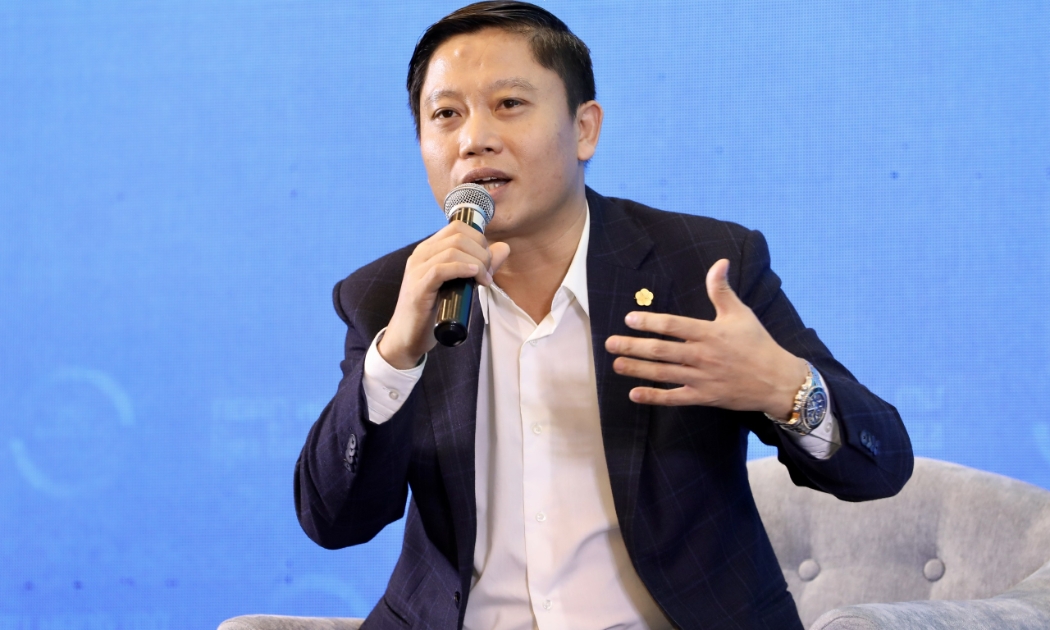 Ông Nguyễn Chiến Thắng, Giám đốc Trung tâm Ngân hàng số BIDV chia sẻ tại hội thảo. Ảnh: Trí Dũng.