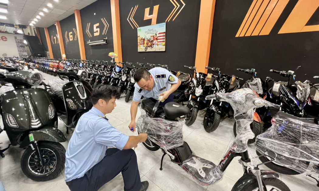 Trên 200 chiếc xe các loại có dấu hiệu vi phạm thuộc chuỗi các cửa hàng được giới thiệu trên website phoxedien.com sau 3 ngày kiểm tra.