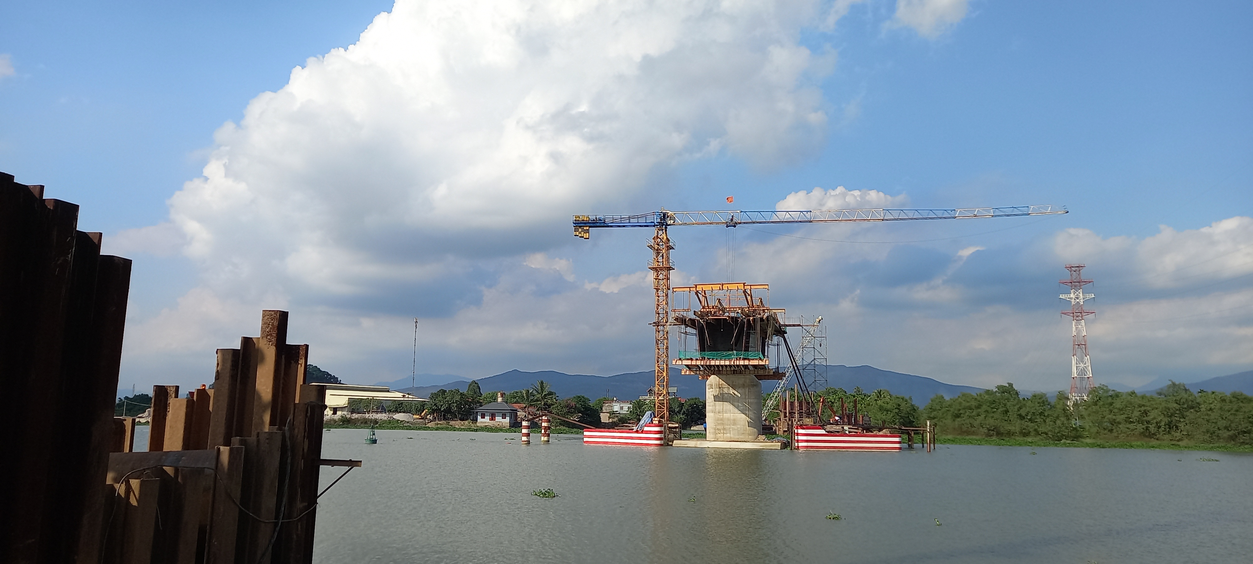 Dự án cầu Lại Xuân đang được triển khai. 