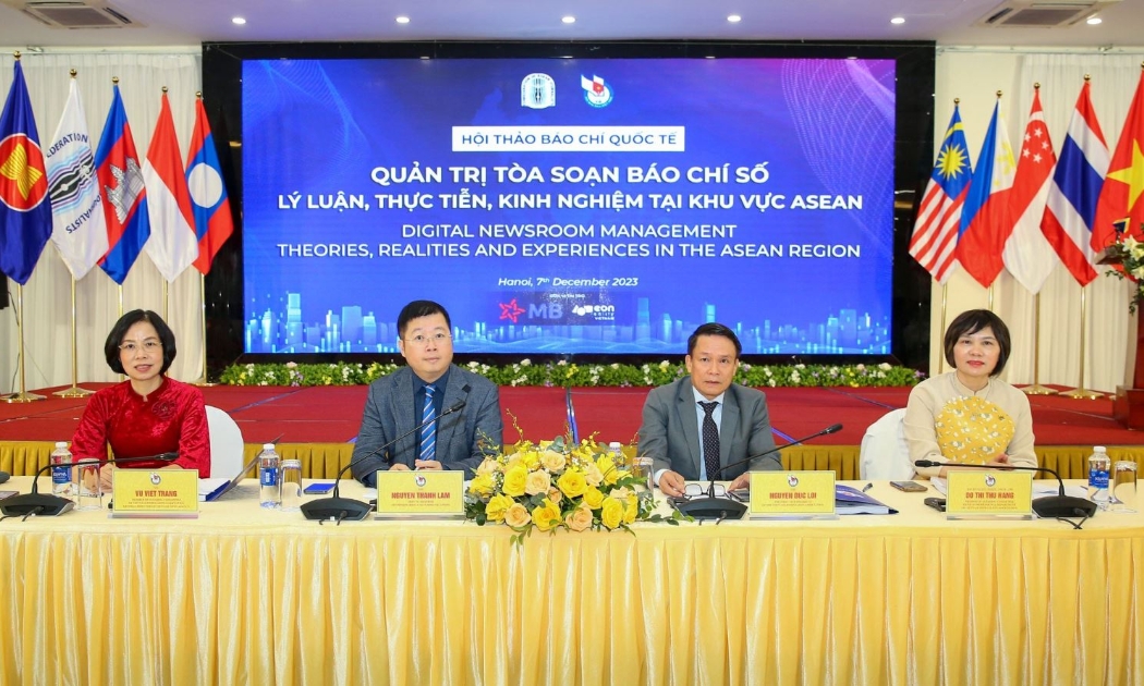 Các đại biểu tham dự Hội thảo báo chí quốc tế “Quản trị toà soạn báo chí số: Lý luận, thực tiễn, kinh nghiệm tại khu vực ASEAN”
