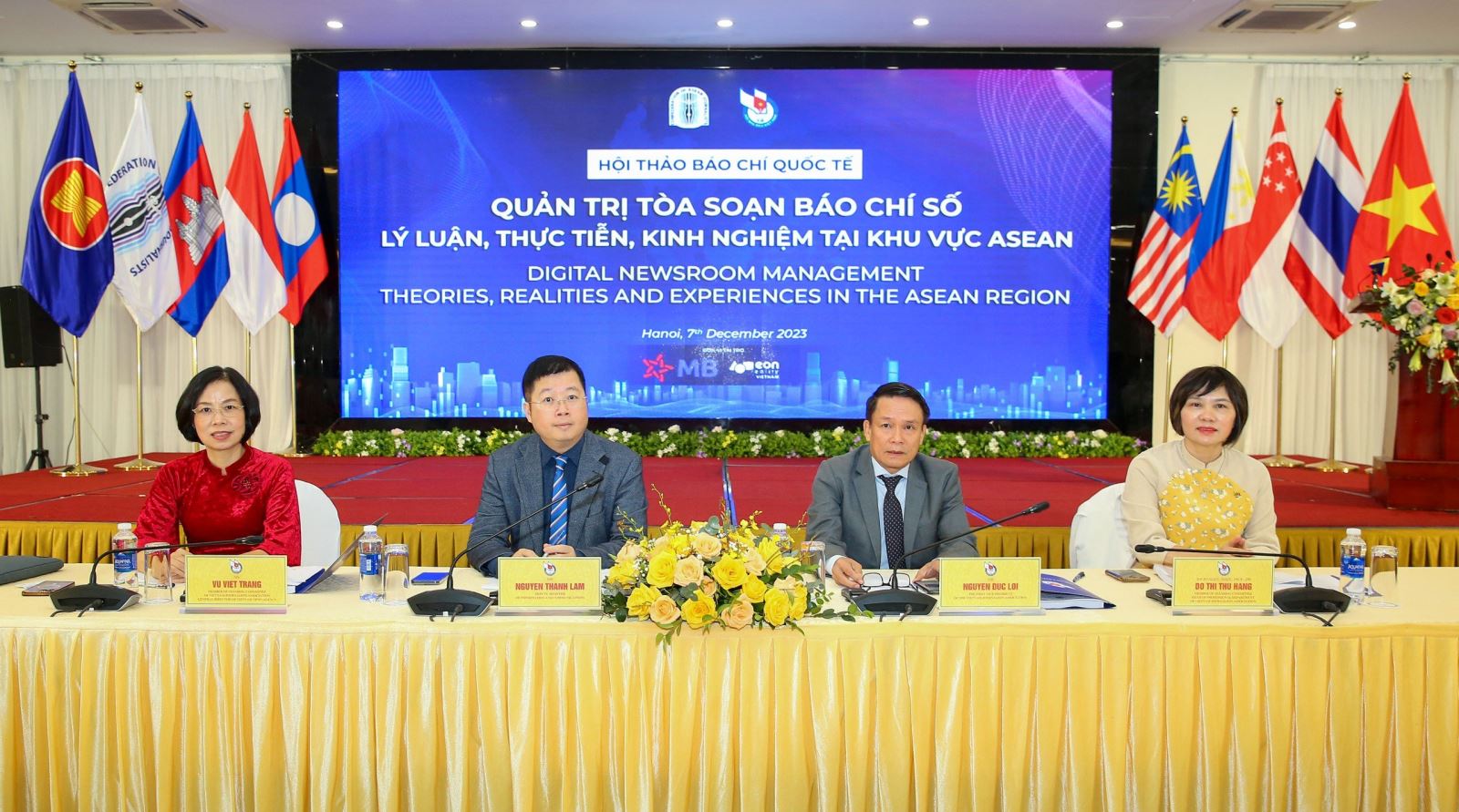 Các đại biểu tham dự Hội thảo báo chí quốc tế “Quản trị toà soạn báo chí số: Lý luận, thực tiễn, kinh nghiệm tại khu vực ASEAN”