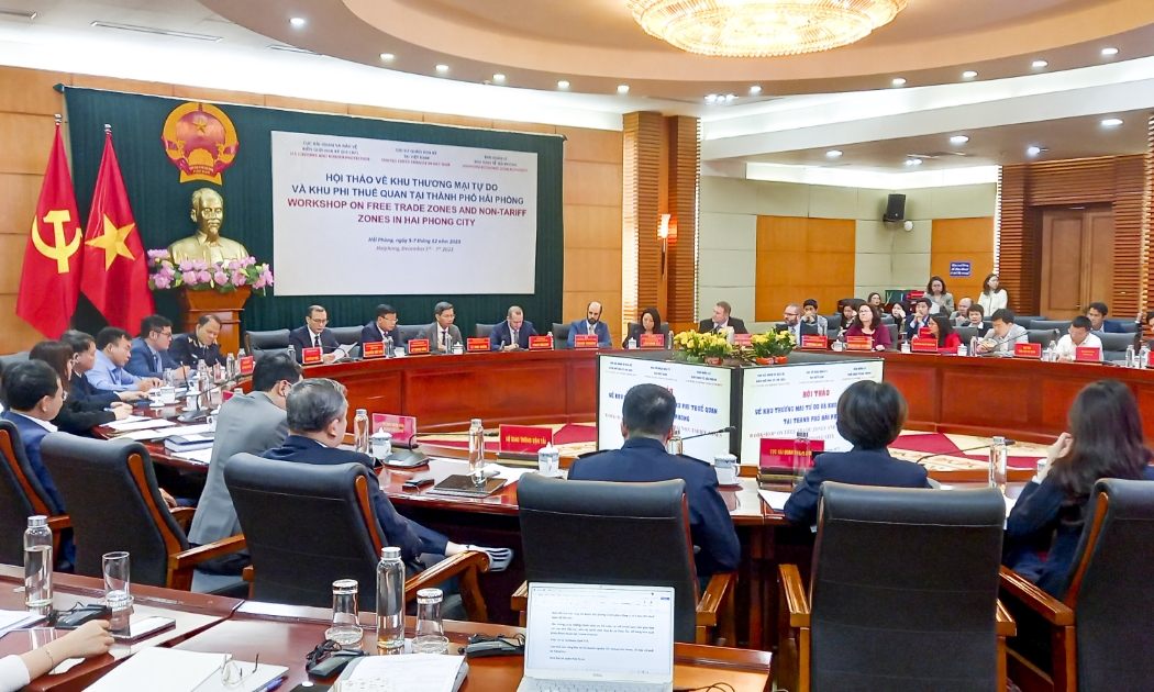 Hội thảo về Khu thương mại tự do và khu phi thuế quan” do Ban Quản lý Khu kinh tế Hải Phòng phối hợp với Cơ quan Hải quan và Bảo vệ Biên giới Hoa Kỳ tổ chức.