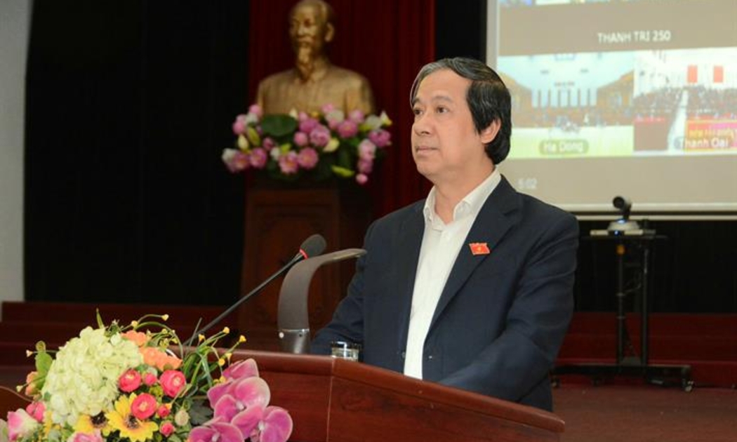 Bộ trưởng Nguyễn Kim Sơn phát biểu tiếp thu ý kiến, kiến nghị của cử tri. Ảnh: Bộ Giáo dục Đào tạo