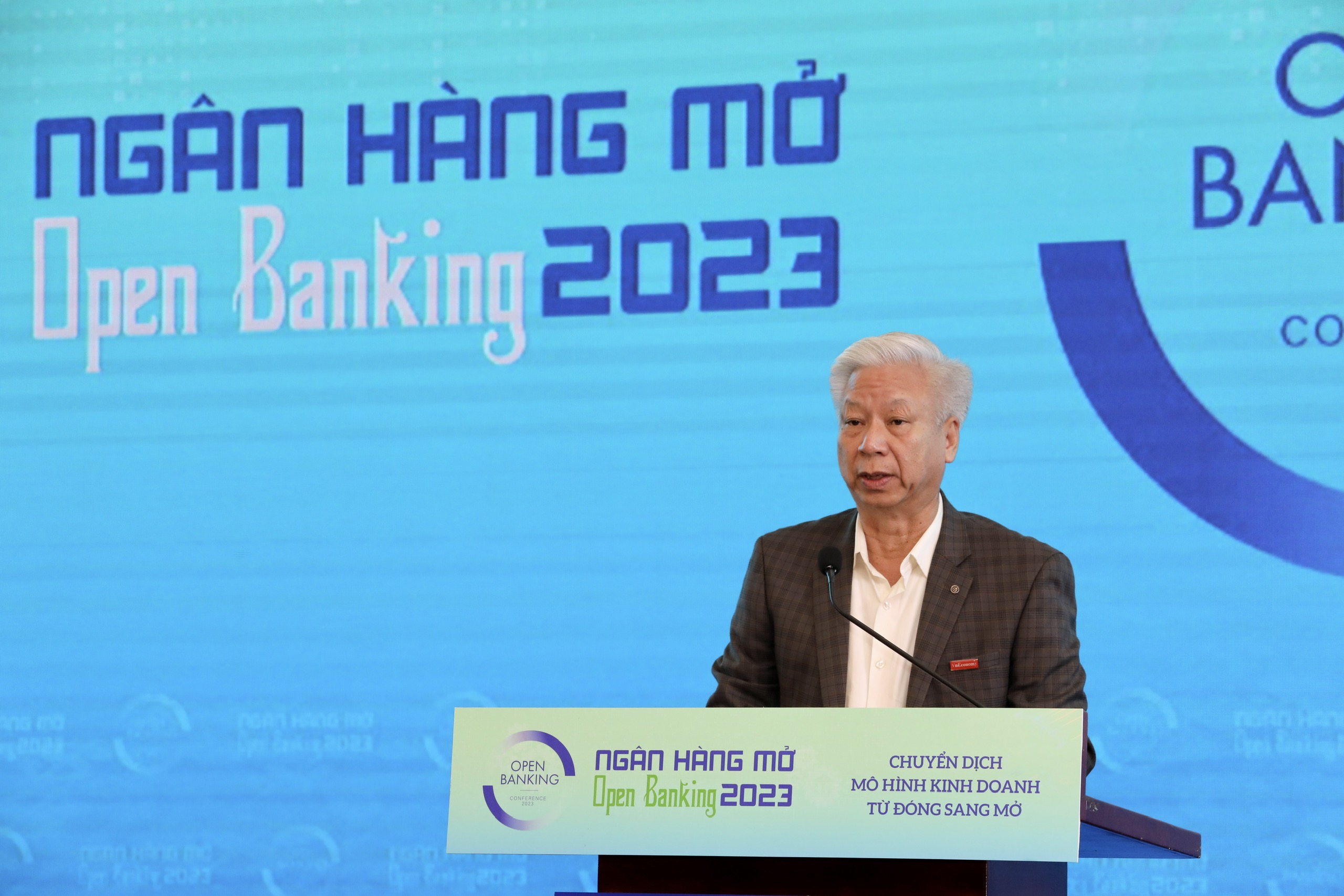 Ông Đào Quang Bính, Tổng giám đốc, Tổng Thư  ký  toà  soạn, Tạp  chí  Kinh  tế  Việt  Nam, nhận định rằng  trong 2 năm gần đây, rất nhiều ngân hàng đã chủ động chuyển dịch mô hình kinh doanh từ truyền thống sang xu hướng giao tiếp với khách hàng bằng các cửa sổ trực tuyến, xoá bỏ ngăn cách không gian, thời gian và bối cảnh vật lý. Đây chính là cơ sở để ngành ngân hàng tiến xa hơn trong quá trình chuyển đổi sang ngân hàng mở/Open Banking một cách toàn diện, mạnh mẽ và nhanh chóng...