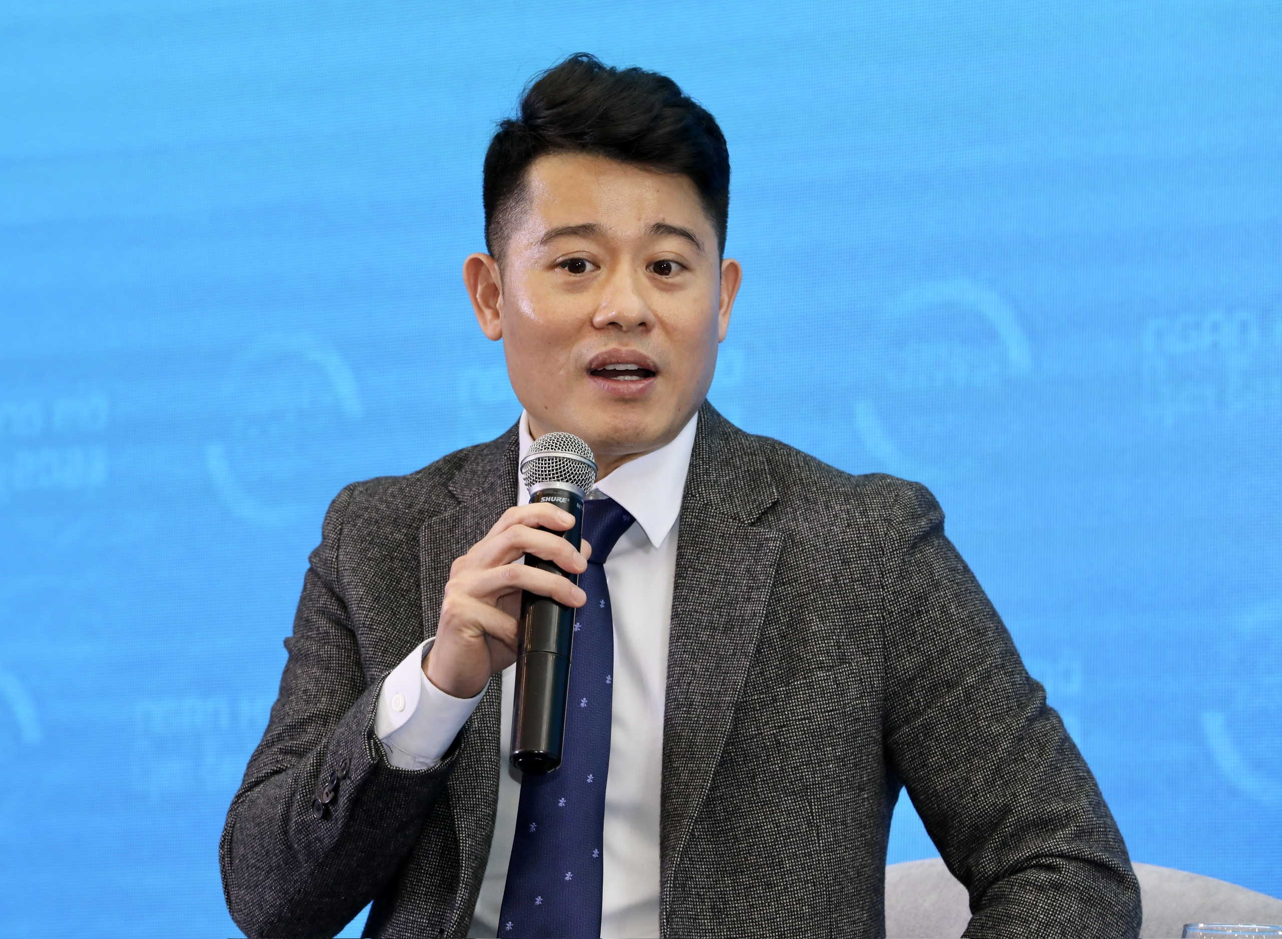 Ông Nguyễn Hoàng Long, Phó tổng giám đốc NAPAS chia sẻ tại Hội thảo “Ngân hàng mở/Open Banking: Chuyển dịch mô hình kinh doanh từ đóng sang mở”.