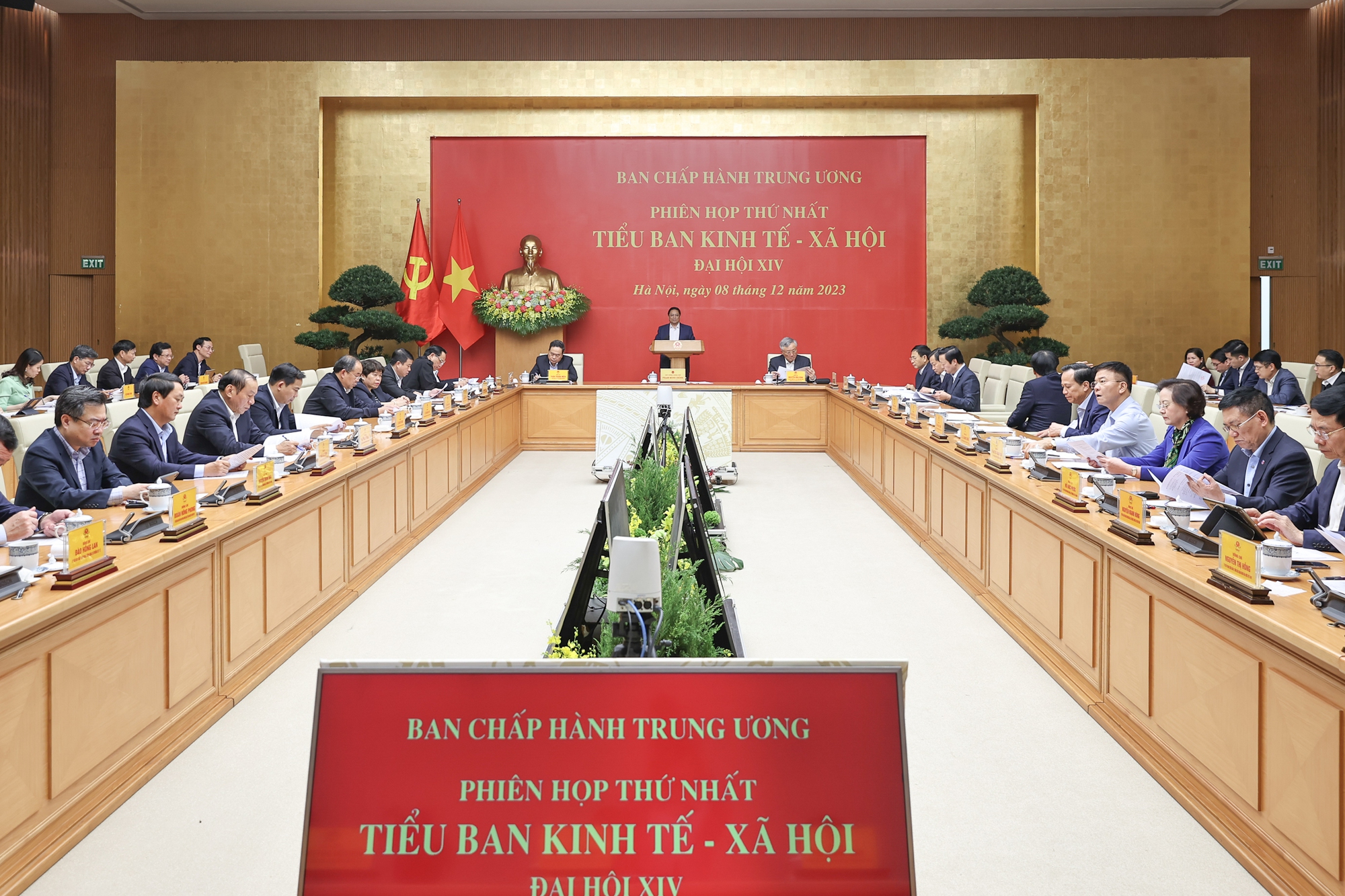 Thủ tướng nhấn mạnh tư duy phải đổi mới, tầm nhìn chiến lược, hành động quyết liệt, sát thực tiễn và phải có sản phẩm cụ thể, mang lại nguồn lực cụ thể - Ảnh: VGP/Nhật Bắc