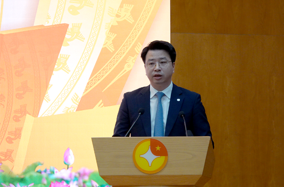 Tổng Gi&aacute;m đốc Kho bạc Nh&agrave; nước Trần Qu&acirc;n chủ tr&igrave; hội nghị.