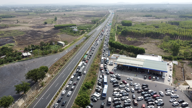 Construction of rest stops on Vinh Hao - Phan Thiet expressway section slated for new year