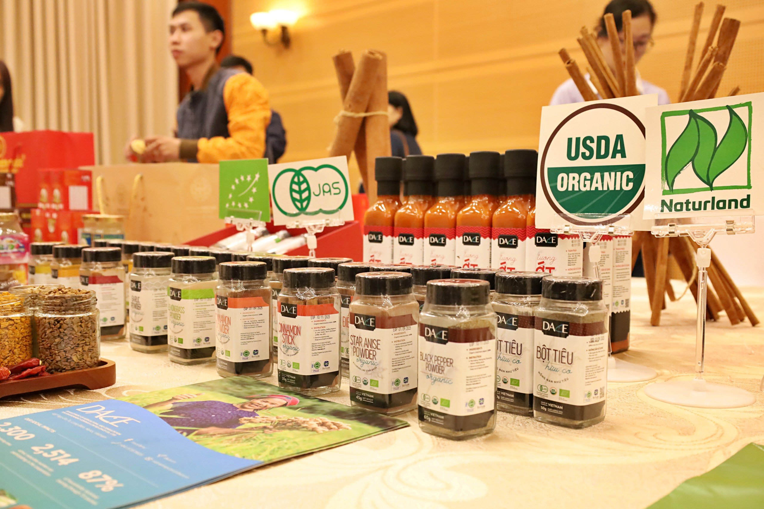 Hàng hoá sản xuất trong nước chiếm tỷ trọng lớn từ 80 - 90% trong hệ thống phân phối hiện đại. 