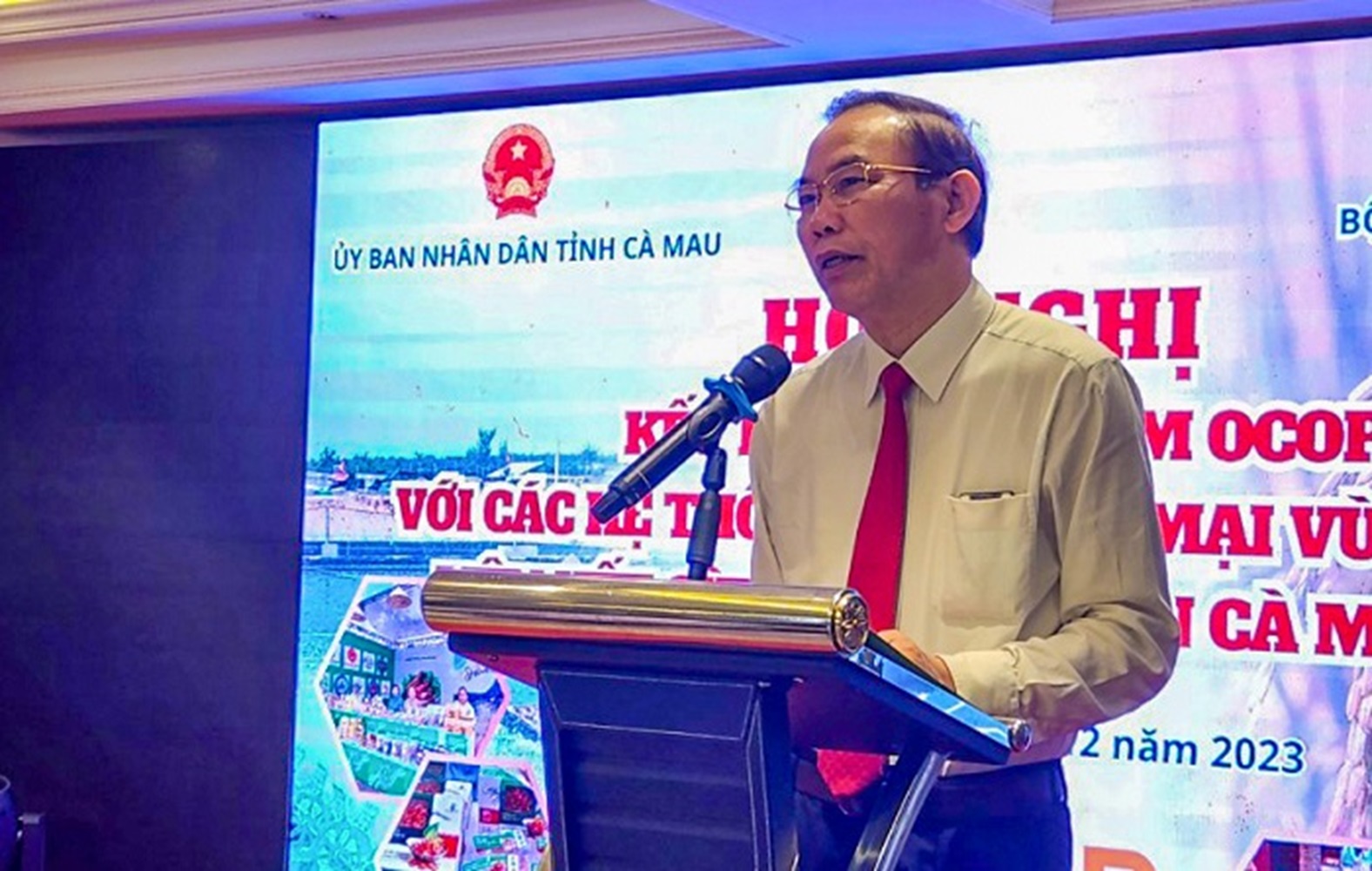 Thứ trưởng Phùng Đức Tiến: 