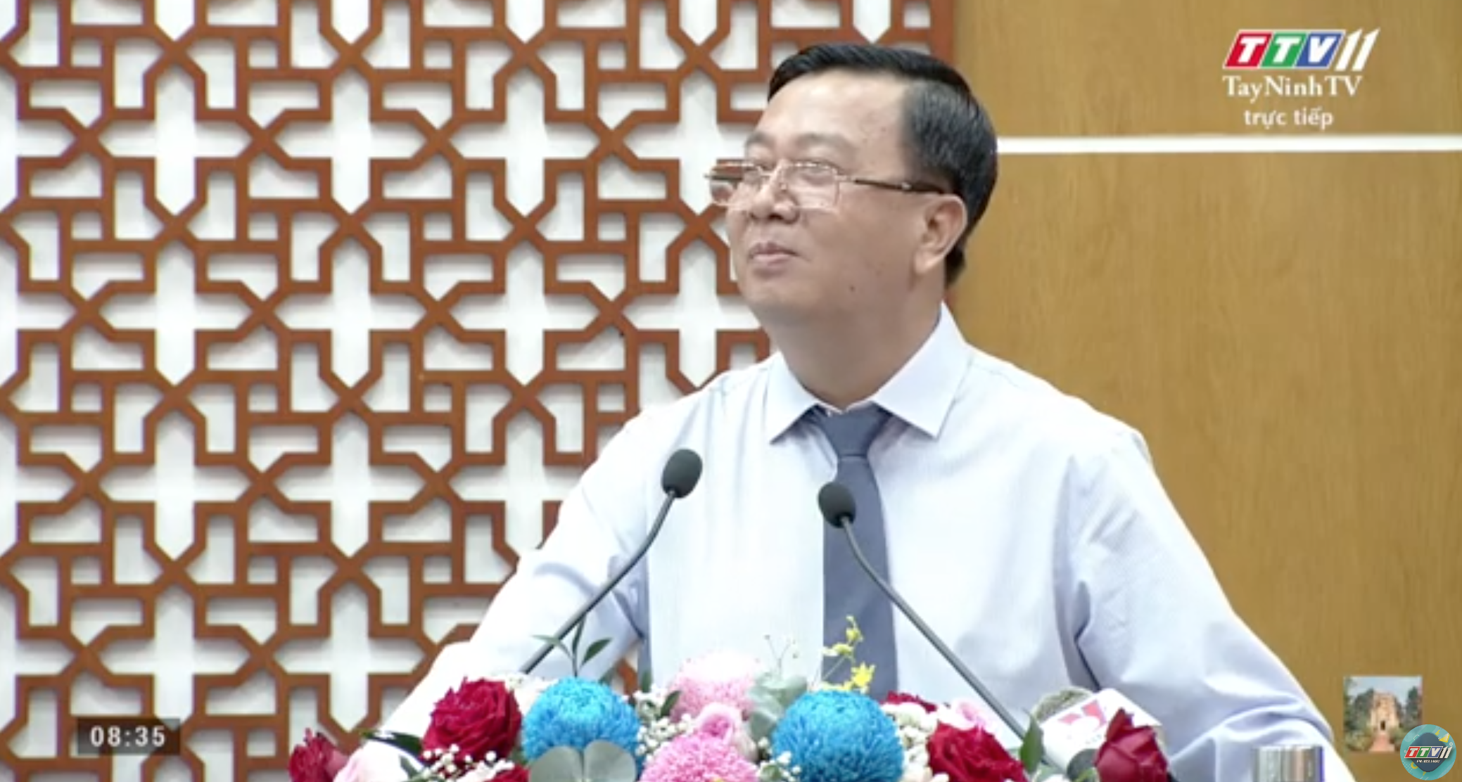 &Ocirc;ng Văn Tiến Dũng, Gi&aacute;m đốc Sở T&agrave;i nguy&ecirc;n v&agrave; M&ocirc;i trường tỉnh T&acirc;y Ninh, tại kỳ hợp thứ 10 HĐND tỉnh T&acirc;y Ninh kho&aacute; X, trả lời chất vấn đại biểu.