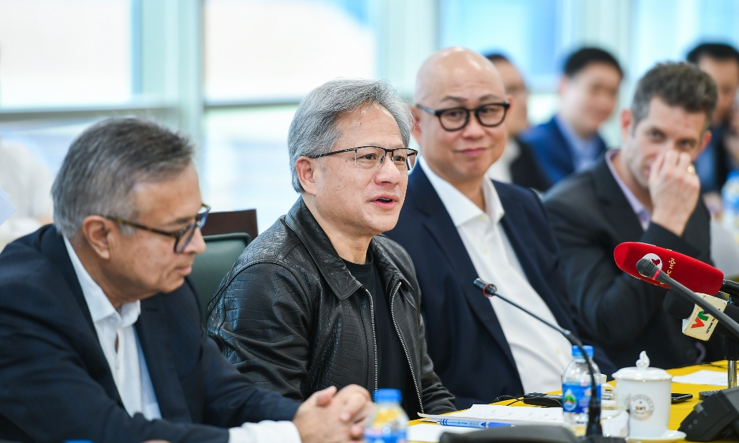 Chủ tịch Nvidia Jensen Huang chia sẻ tại Tọa đàm xu hướng phát triển ngành công nghiệp bán dẫn, trí tuệ nhân tạo và cơ hội cho Việt Nam ngày 11/12 về cơ hội hợp tác với Việt Nam trong lĩnh vực công nghiệp bán dẫn và trí tuệ nhân tạo (AI).