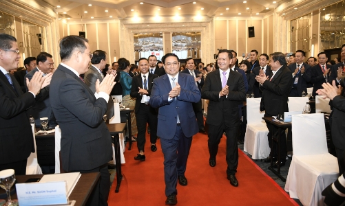 Thủ tướng Phạm Minh Chính và Thủ tướng Campuchia dự Diễn đàn xúc tiến đầu tư và thương mại